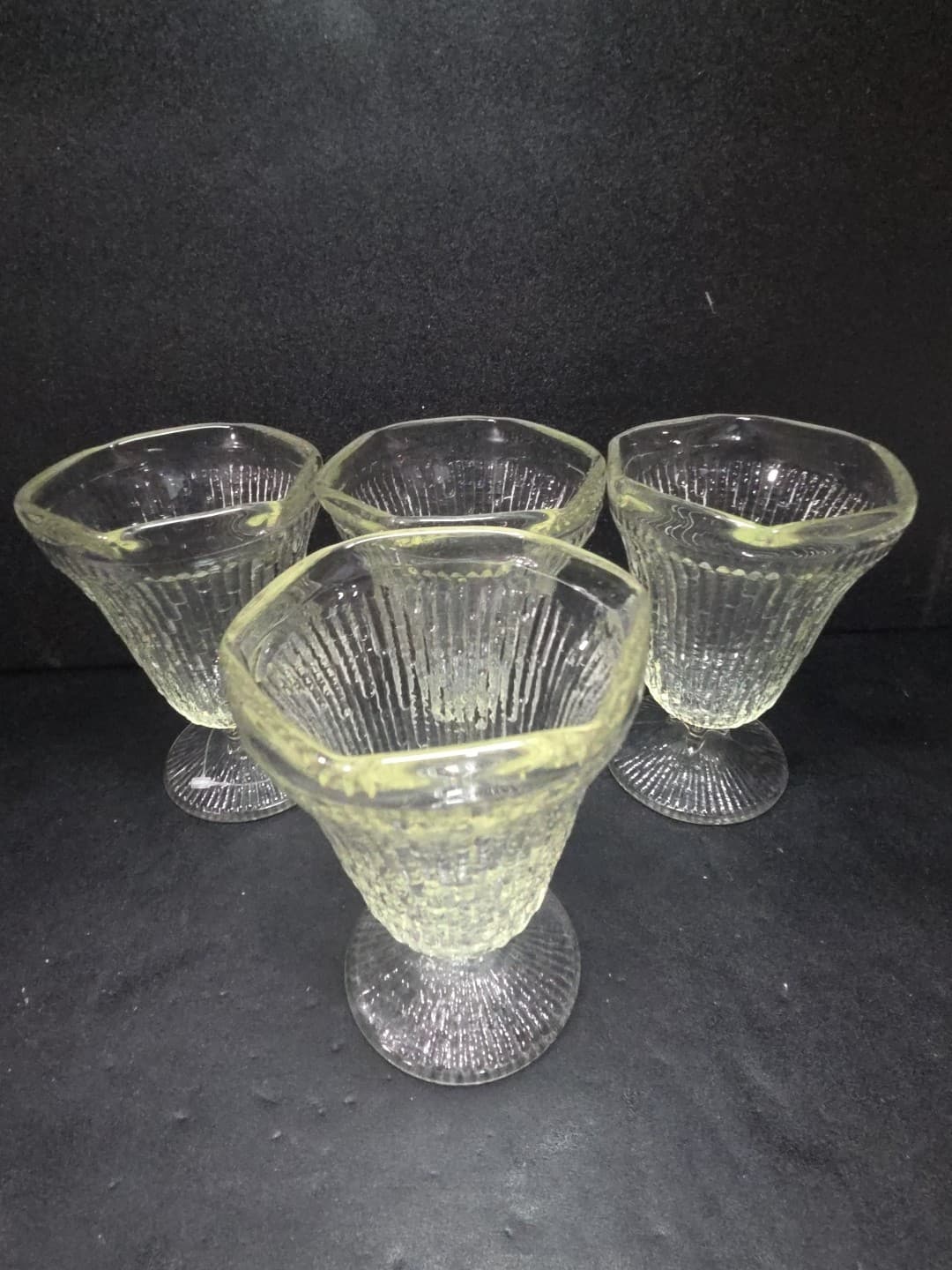 Jeannette Finlandia Bark Ice Cream Goblets, Set of 4 Parfait, Icicle Glassware - Thumbnail 5