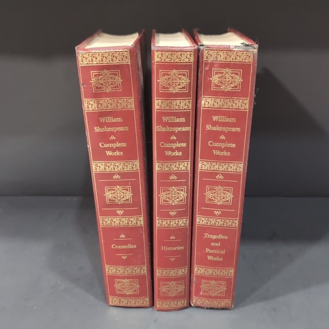 William Shakespeare Complete Works, 3 Volume Set, Wellfleet Press Red Gold Gilt - Thumbnail 2