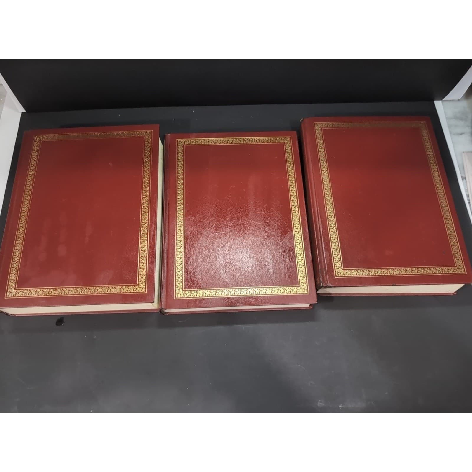 William Shakespeare Complete Works, 3 Volume Set, Wellfleet Press Red Gold Gilt - Thumbnail 3