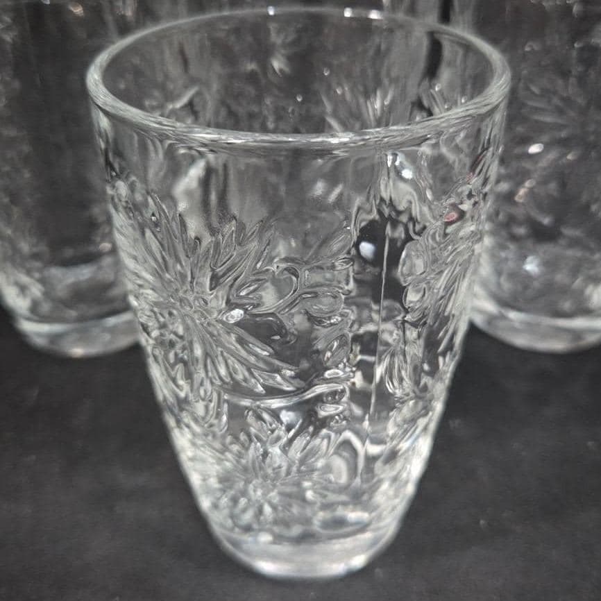 Princess House Fantasia Flat Tumblers #545, Set of 4, Vintage Poinsettia Pattern - Thumbnail 6