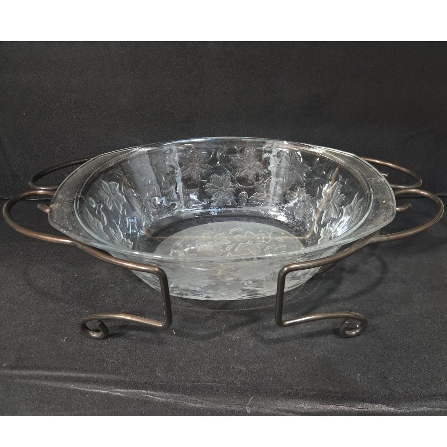 Princess House Crystal Fantasia 3 Qt Covered Casserole Baker w/ Lid & Stand - Thumbnail 7