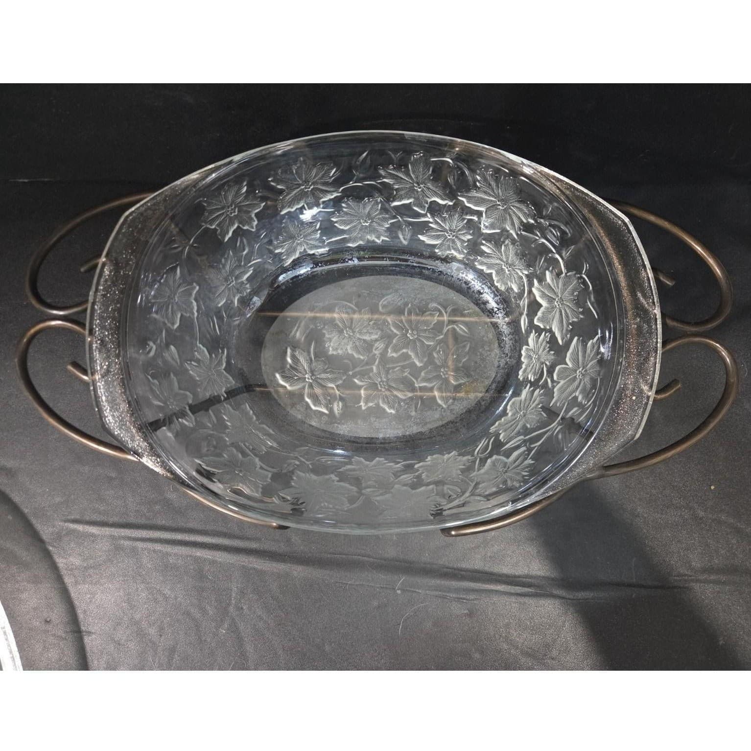 Princess House Crystal Fantasia 3 Qt Covered Casserole Baker w/ Lid & Stand - Thumbnail 6