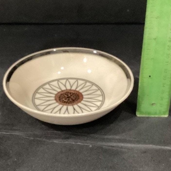 Royal China Cavalier "Casa del Sol", 2 Salad Bowls & Plate, Vintage Ironstone - Thumbnail 4