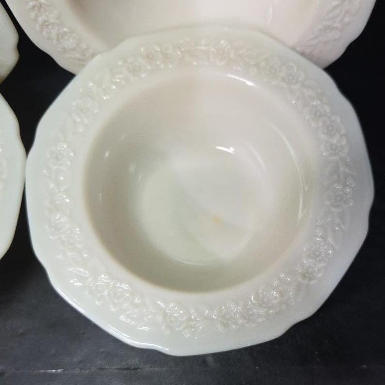 Indiana Glass Orange Blossom Dessert Bowls, Set of 4, Vtg Off White Tableware - Thumbnail 3