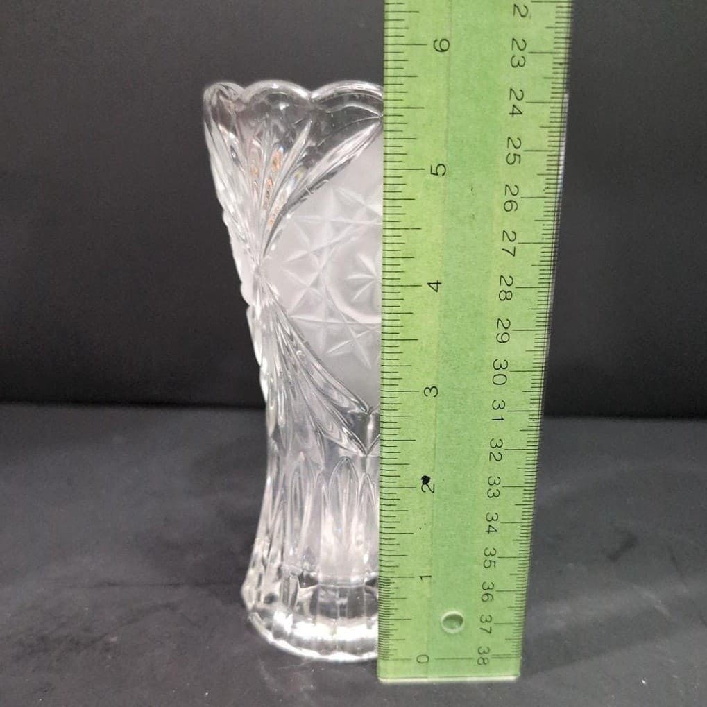 Hobstar Crystal Flare Vase, Star of David Cut Design, Frosted Flower Holder - Thumbnail 9