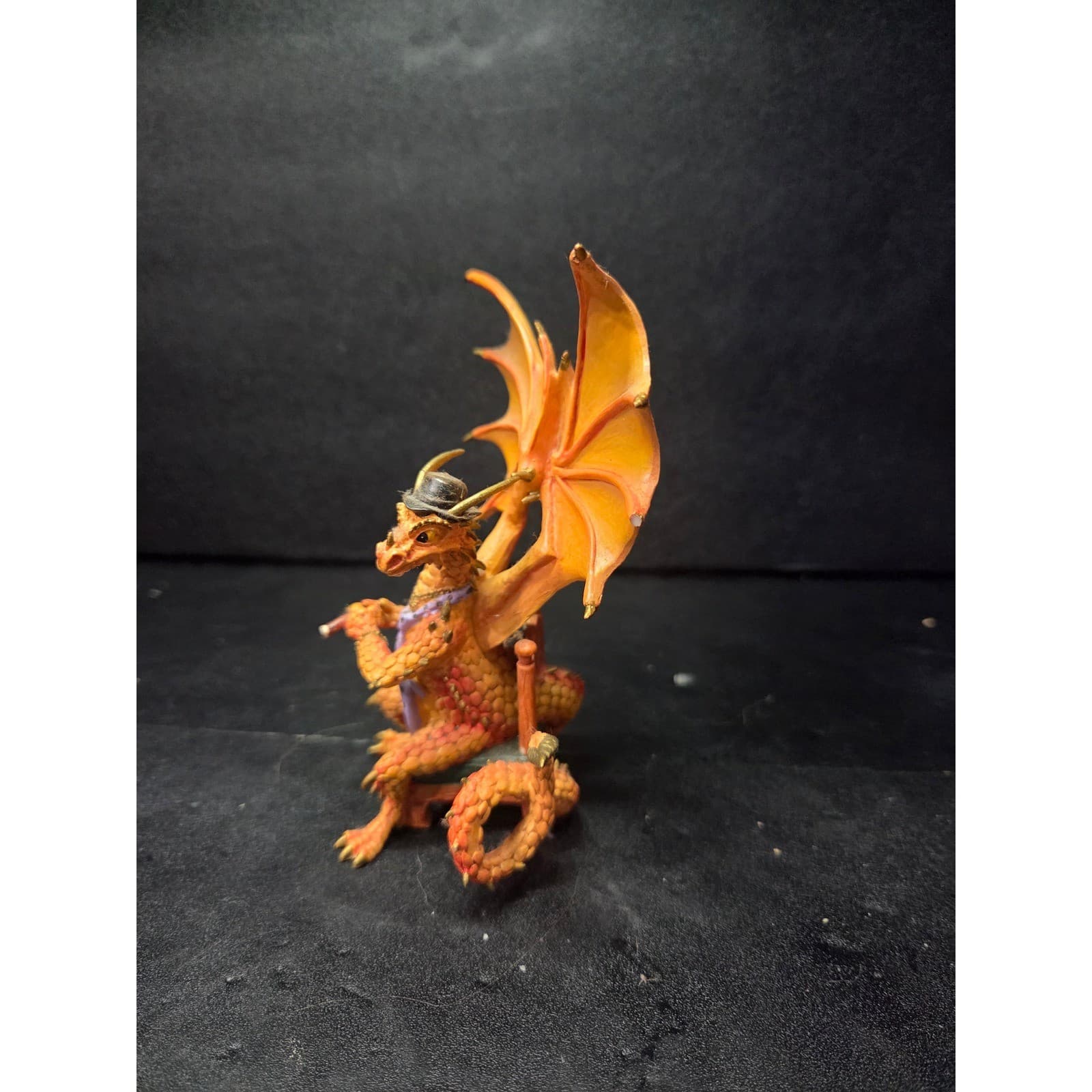 The Hamilton Collection "Cheatin' Charlie" Dragon, Hold'em Or Fold'em Figurine - Thumbnail 6