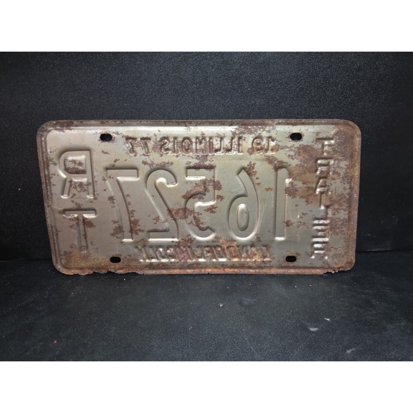 Illinois Trailer License Plate 16527 RT, Land of Lincoln, Green White, Vintage - Thumbnail 2