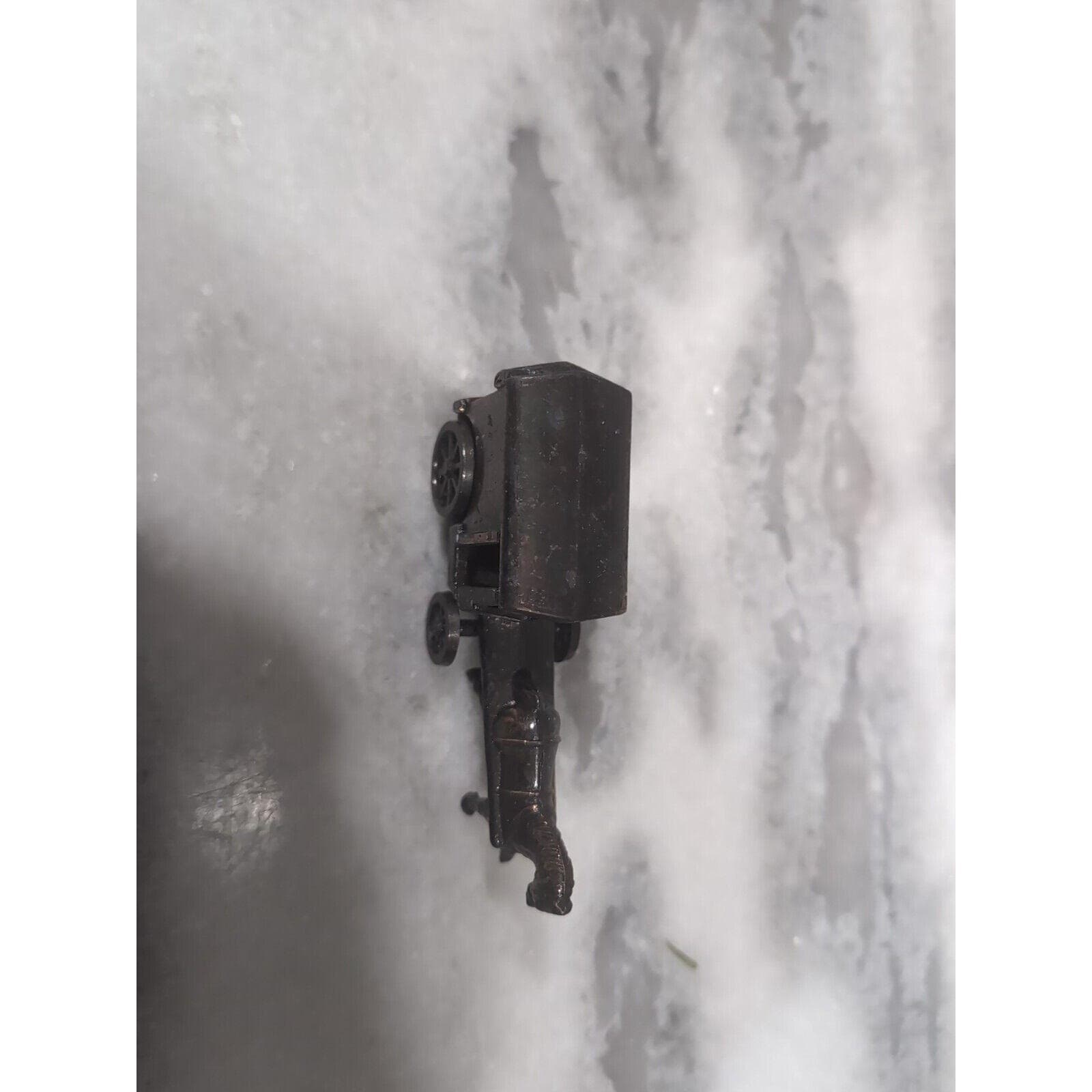 Horse Drawn Carriage Pencil Sharpener, Pewter Die Cast Sharpener, Desk Accessory - Thumbnail 5