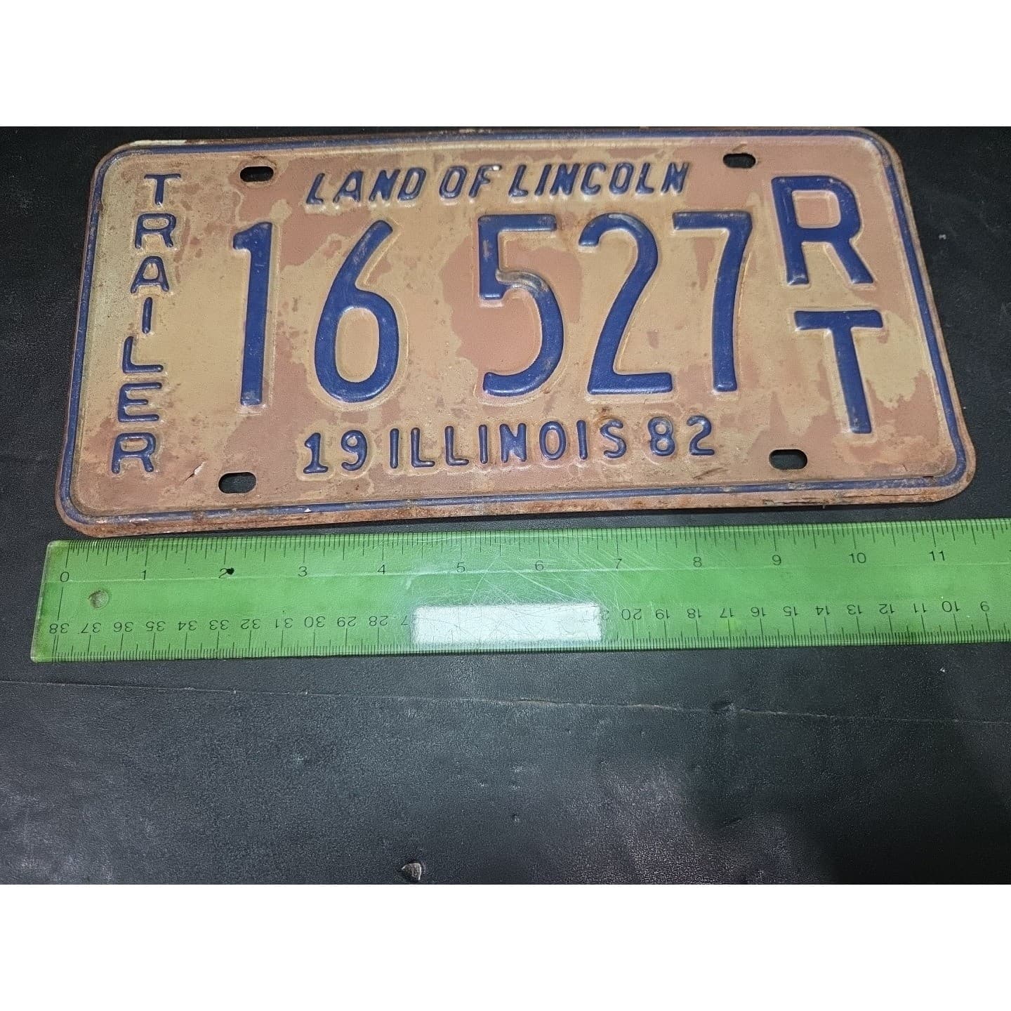 Illinois Trailer License Plate 16 527 RT, Land of Lincoln, Blue Tan Vintage 1982 - Thumbnail 4