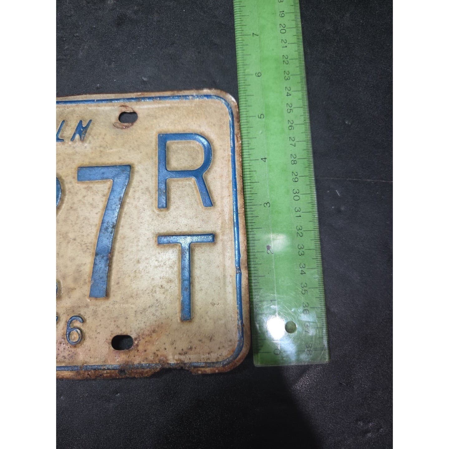 Illinois Trailer License Plate 16527 RT, Land of Lincoln, Blue White, Vintage - Thumbnail 5