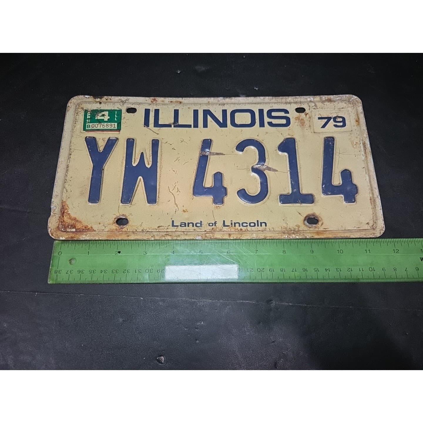Illinois License Plate YW 4314, Land of Lincoln, Blue Cream, Vintage 1979 - Thumbnail 4