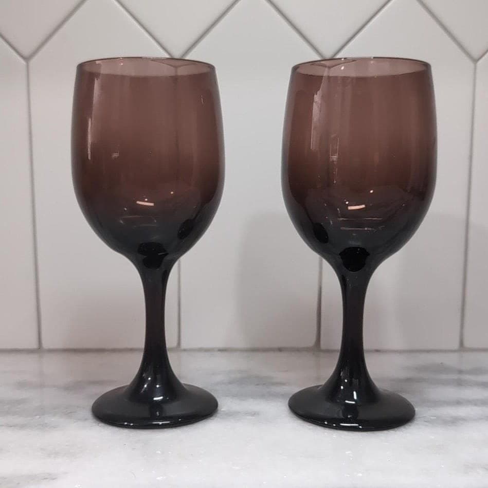Libbey Premiere Amethyst Wine Glasses, Set of 2, Vintage Purple 10oz Stemware - Thumbnail 2
