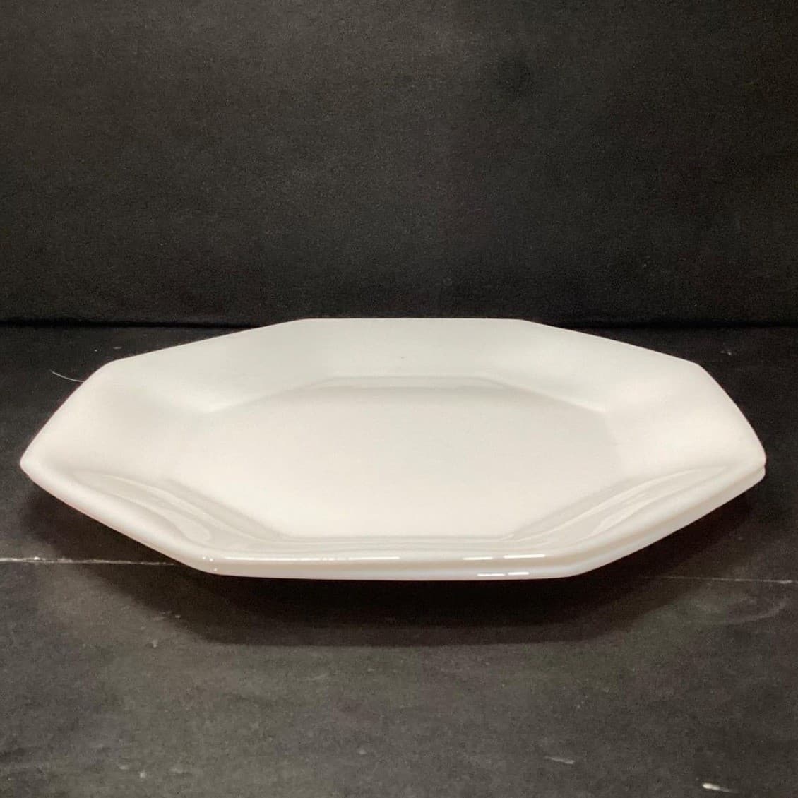 Arcopal France Novoctime White Milk Glass Dinner Plates, Set of 2 Vintage Dishes - Thumbnail 5