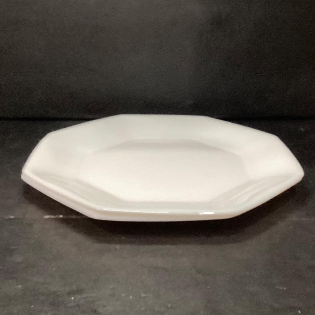 Arcopal France Novoctime White Milk Glass Dinner Plates, Set of 2 Vintage Dishes - Thumbnail 6