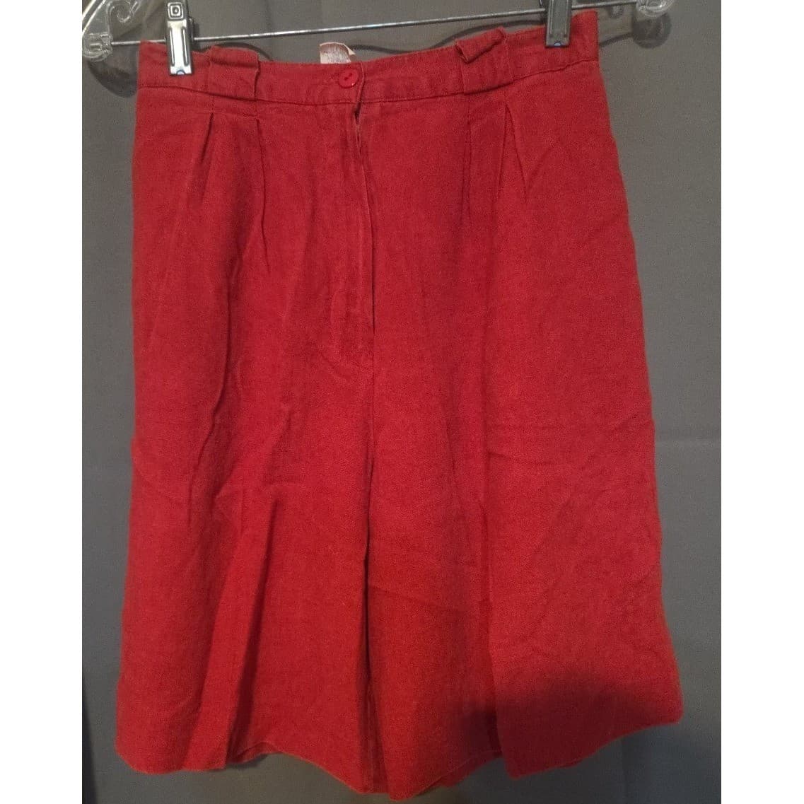 Norton McNaughton Vintage Red High Waisted Pleated Shorts, Woman's Size 8, USA - Thumbnail 3