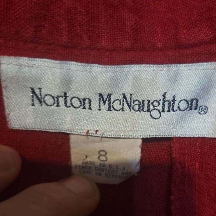 Norton McNaughton Vintage Red High Waisted Pleated Shorts, Woman's Size 8, USA - Thumbnail 5
