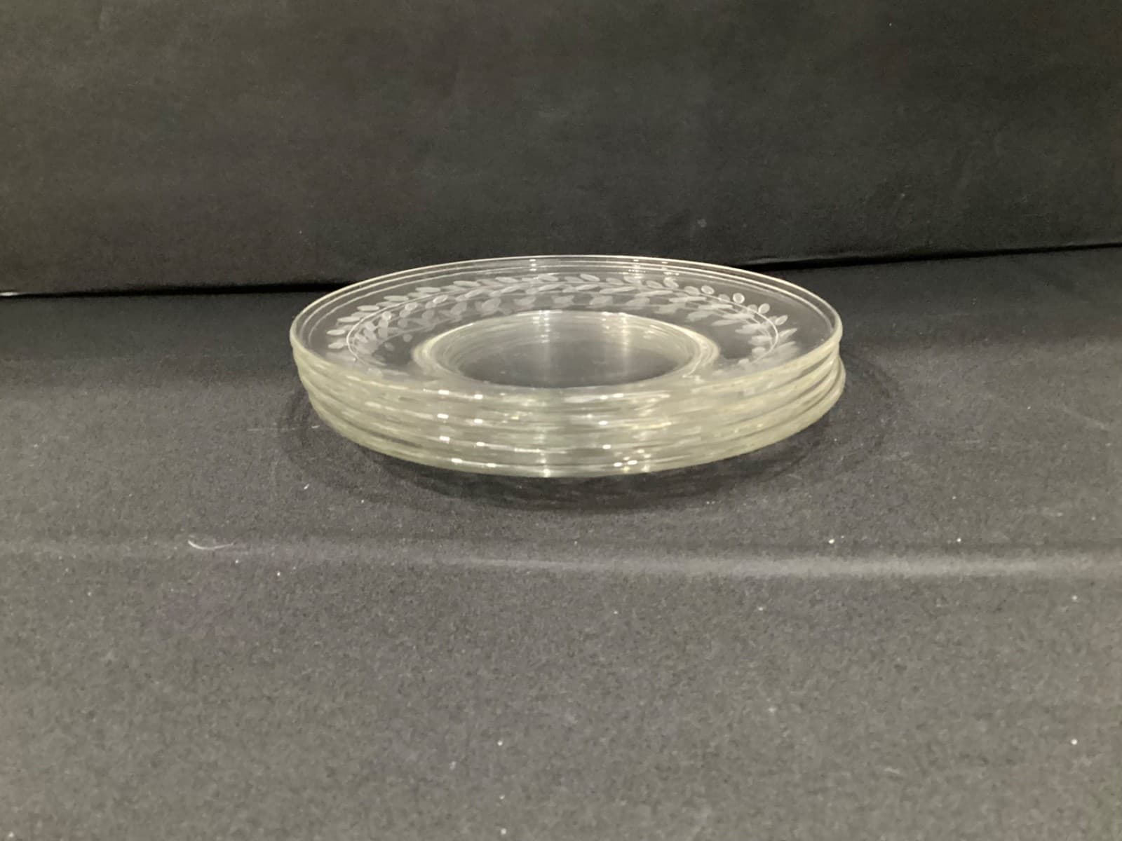 Anchor Hocking Laurel Leaf Clear Glass Luncheon Salad Plates Set Of 4 Vintage 8” - Thumbnail 6