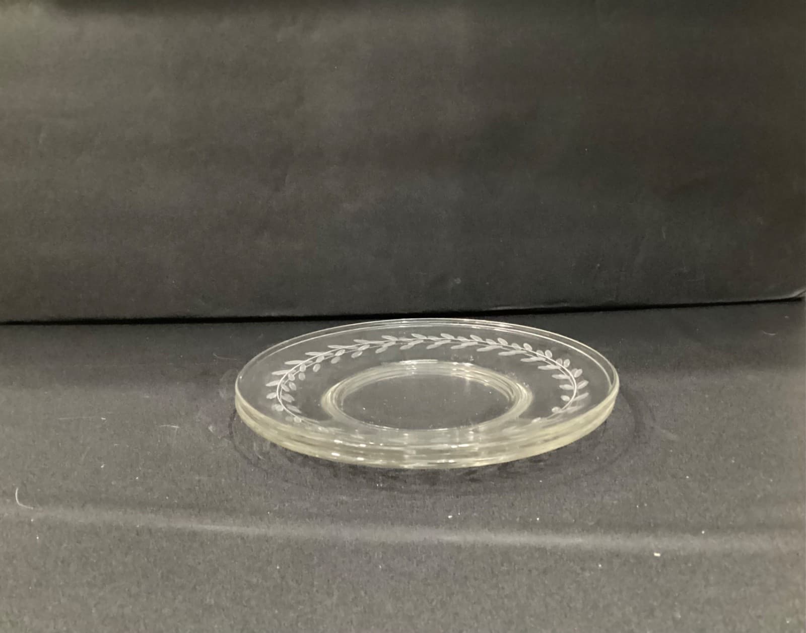 Anchor Hocking Laurel Leaf Clear Glass Luncheon Salad Plates Set Of 2 Vintage 8” - Thumbnail 5