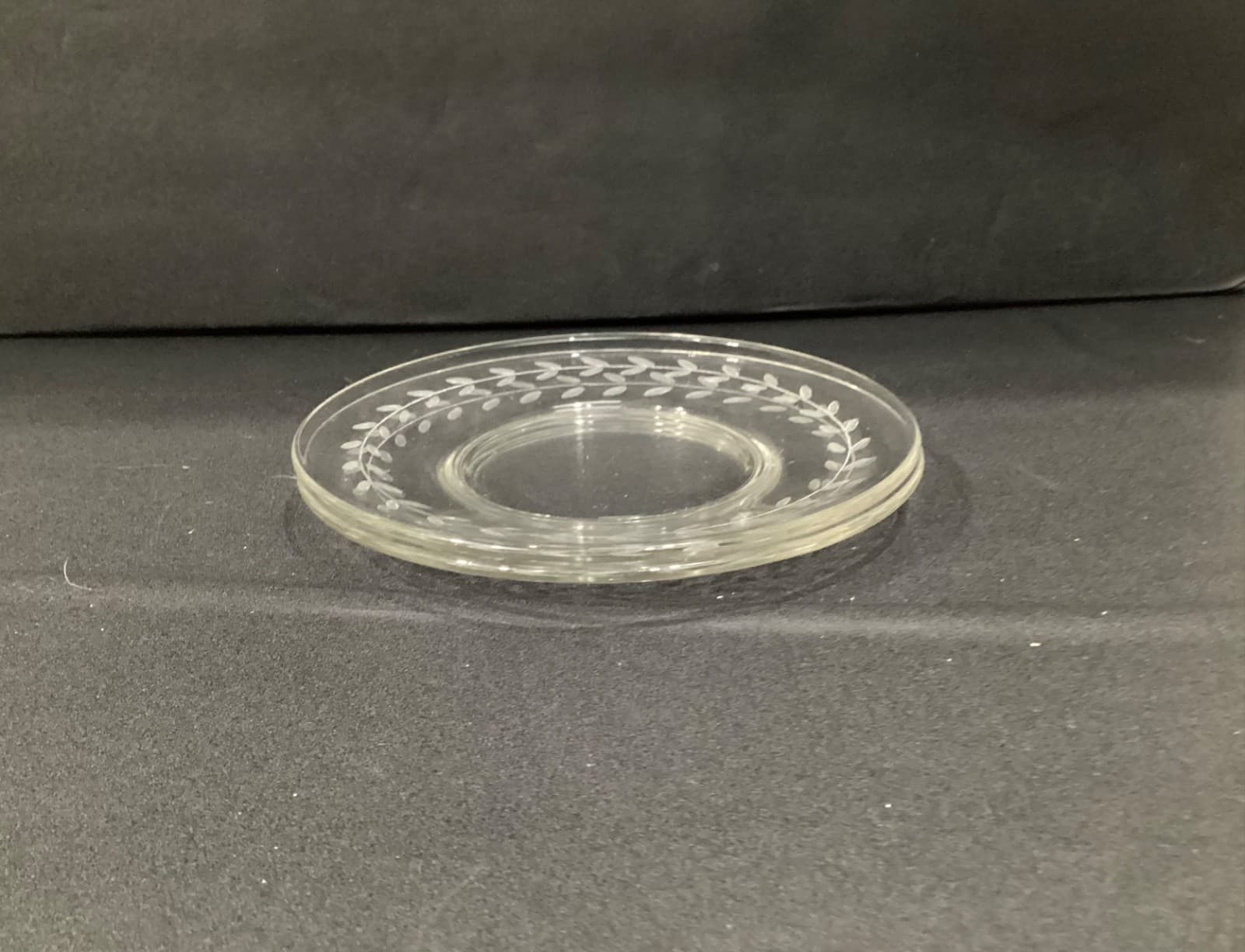 Anchor Hocking Laurel Leaf Clear Glass Luncheon Salad Plates Set Of 2 Vintage 8” - Thumbnail 8