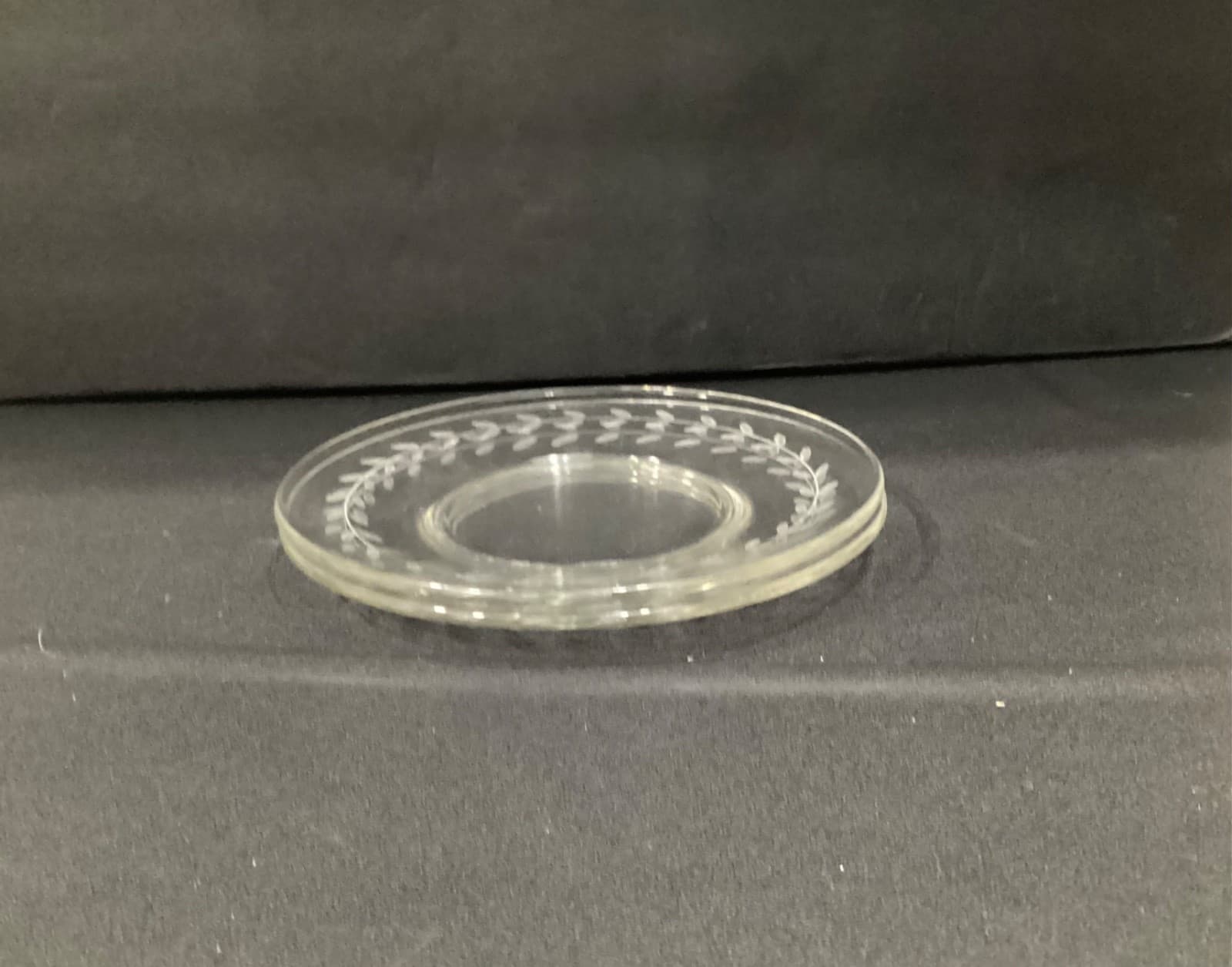 Anchor Hocking Laurel Leaf Clear Glass Luncheon Salad Plates Set Of 2 Vintage 8” - Thumbnail 7
