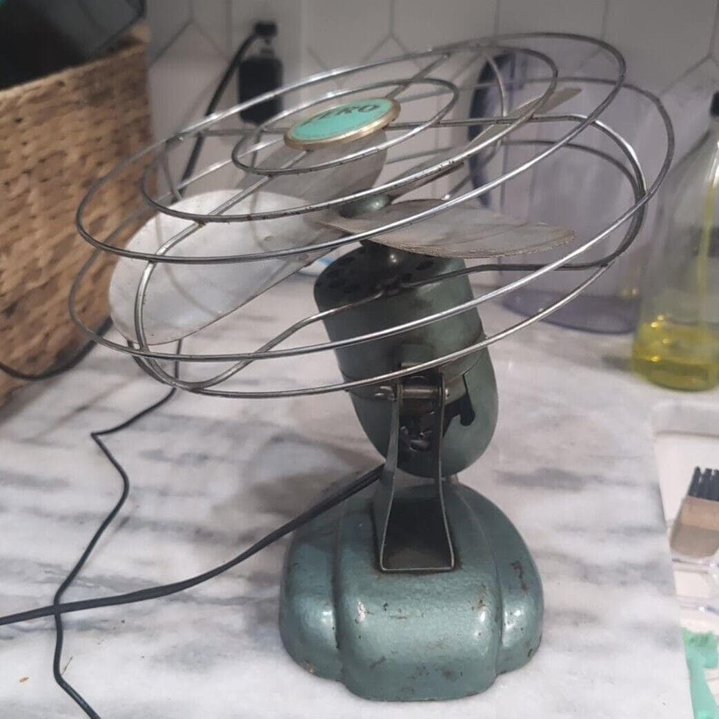 McGraw Zero Desk Fan #1275, Four Blade Metal Cage, Vintage Art Deco Office Decor - Thumbnail 4