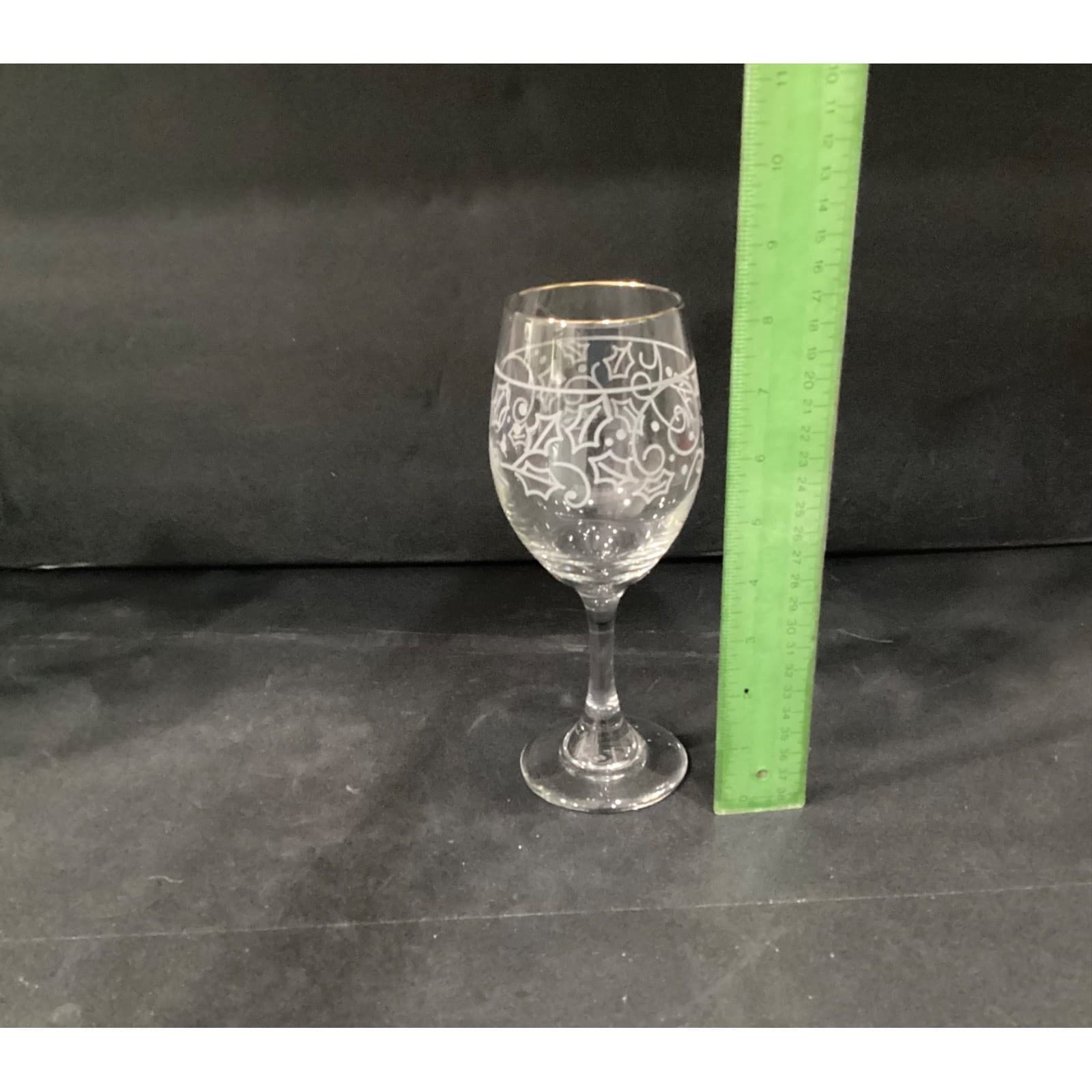 Set of 2 Libbey Holiday Glasses Clear with White Holly Gold Rim Wine Glasses - Thumbnail 5