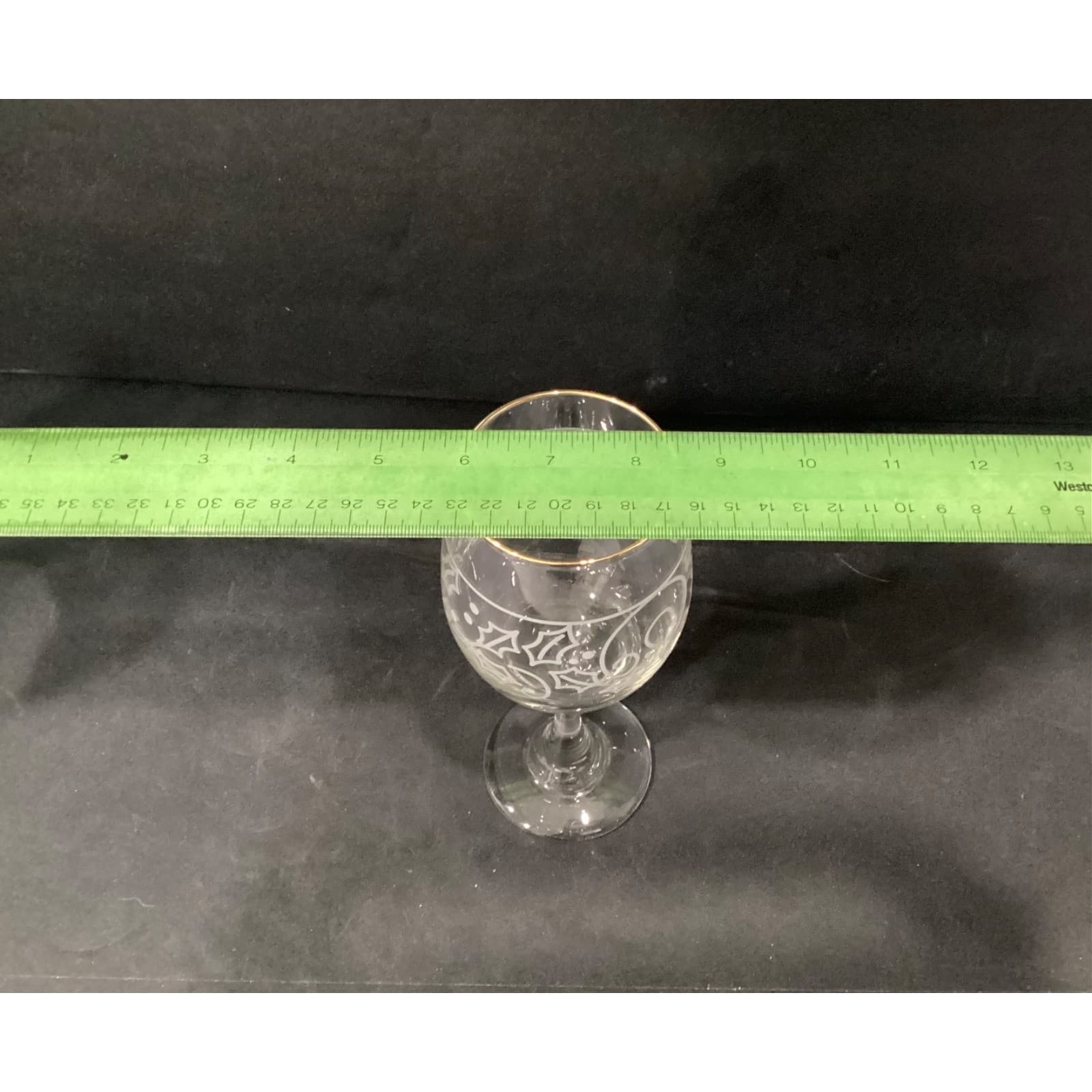 Set of 2 Libbey Holiday Glasses Clear with White Holly Gold Rim Wine Glasses - Thumbnail 6