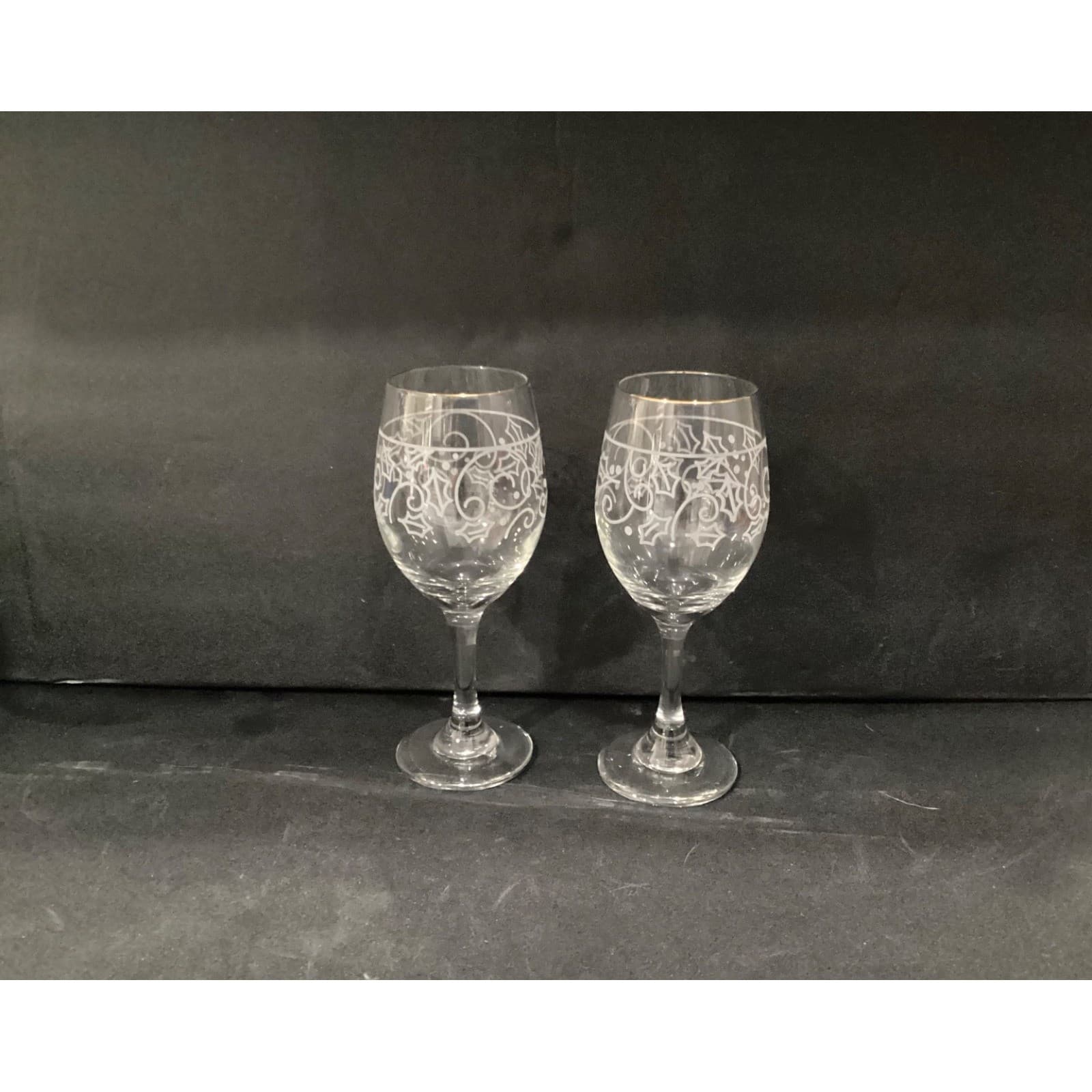 Set of 2 Libbey Holiday Glasses Clear with White Holly Gold Rim Wine Glasses - Thumbnail 8