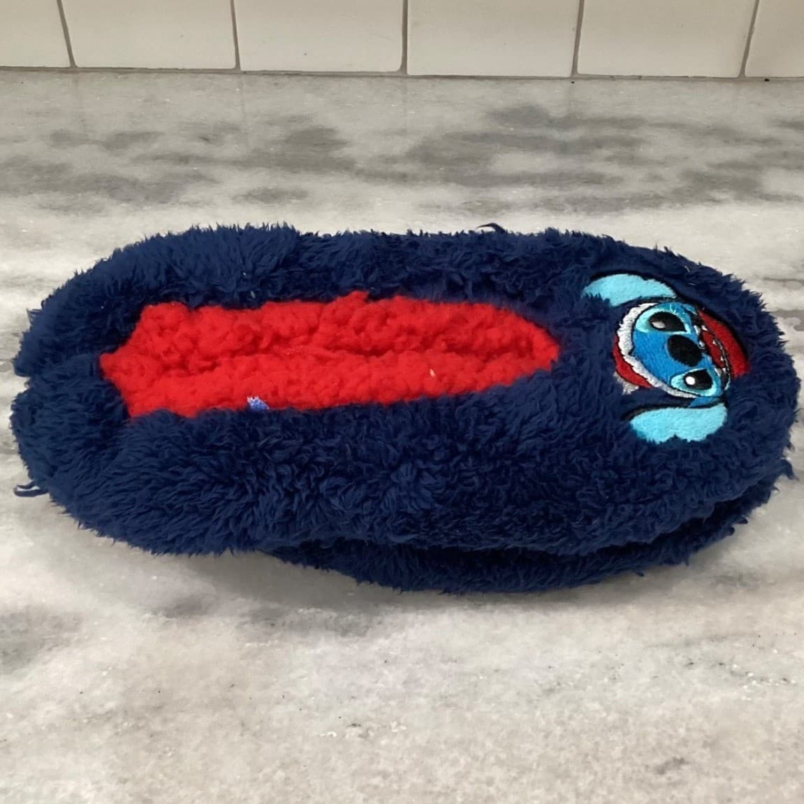 Disney Stitch Fuzzy Babba Slipper Socks, Navy Blue Red Holiday Santa Hat NEW - Thumbnail 3