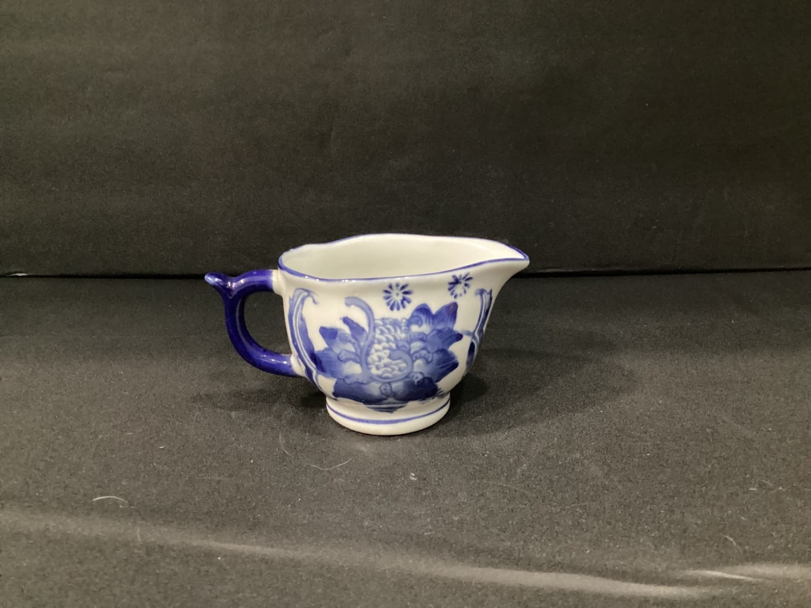Lotus Floral Blue & White Ceramic Creamer Made In China Vintage Chinese - Thumbnail 7