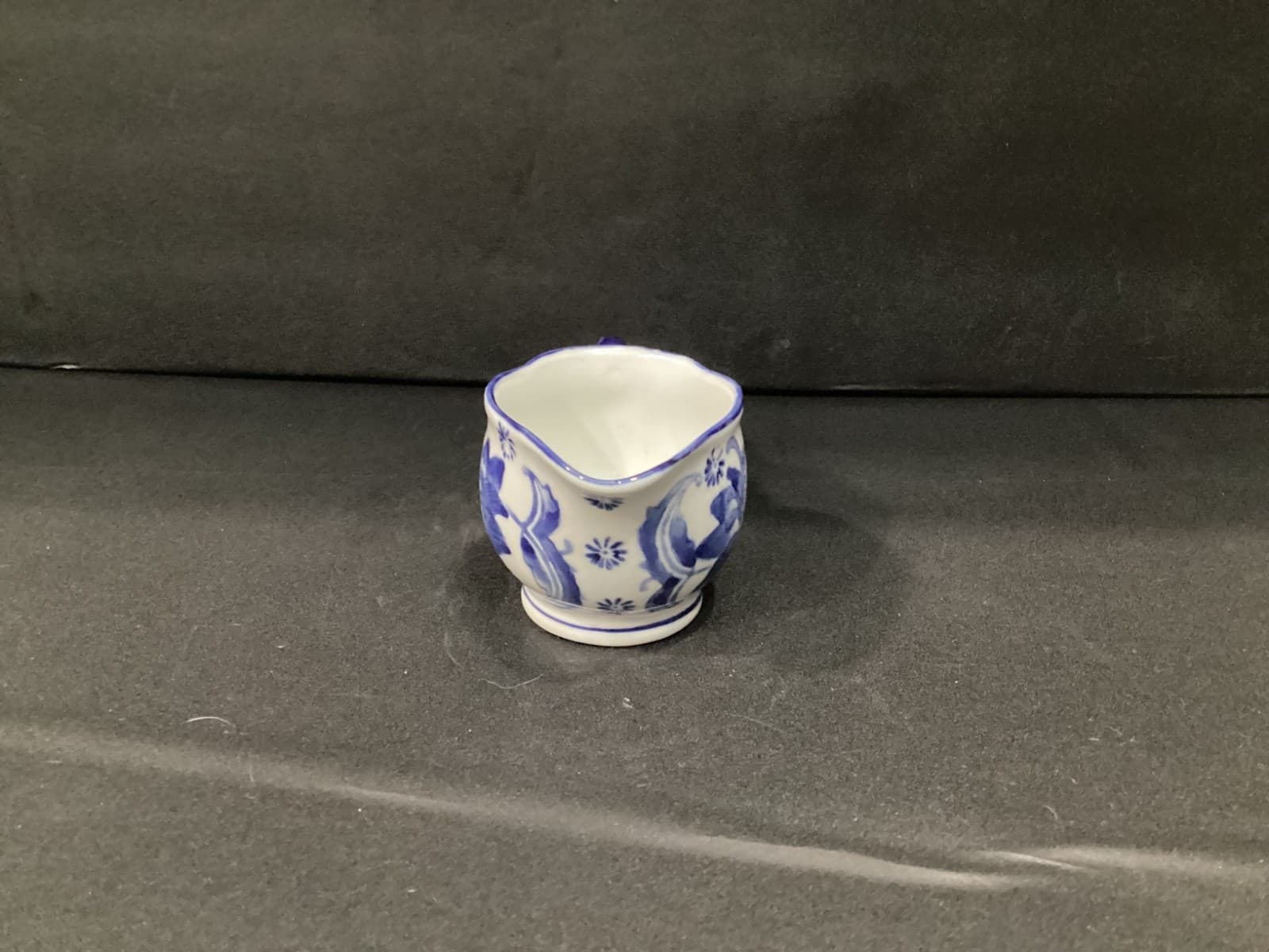 Lotus Floral Blue & White Ceramic Creamer Made In China Vintage Chinese - Thumbnail 8