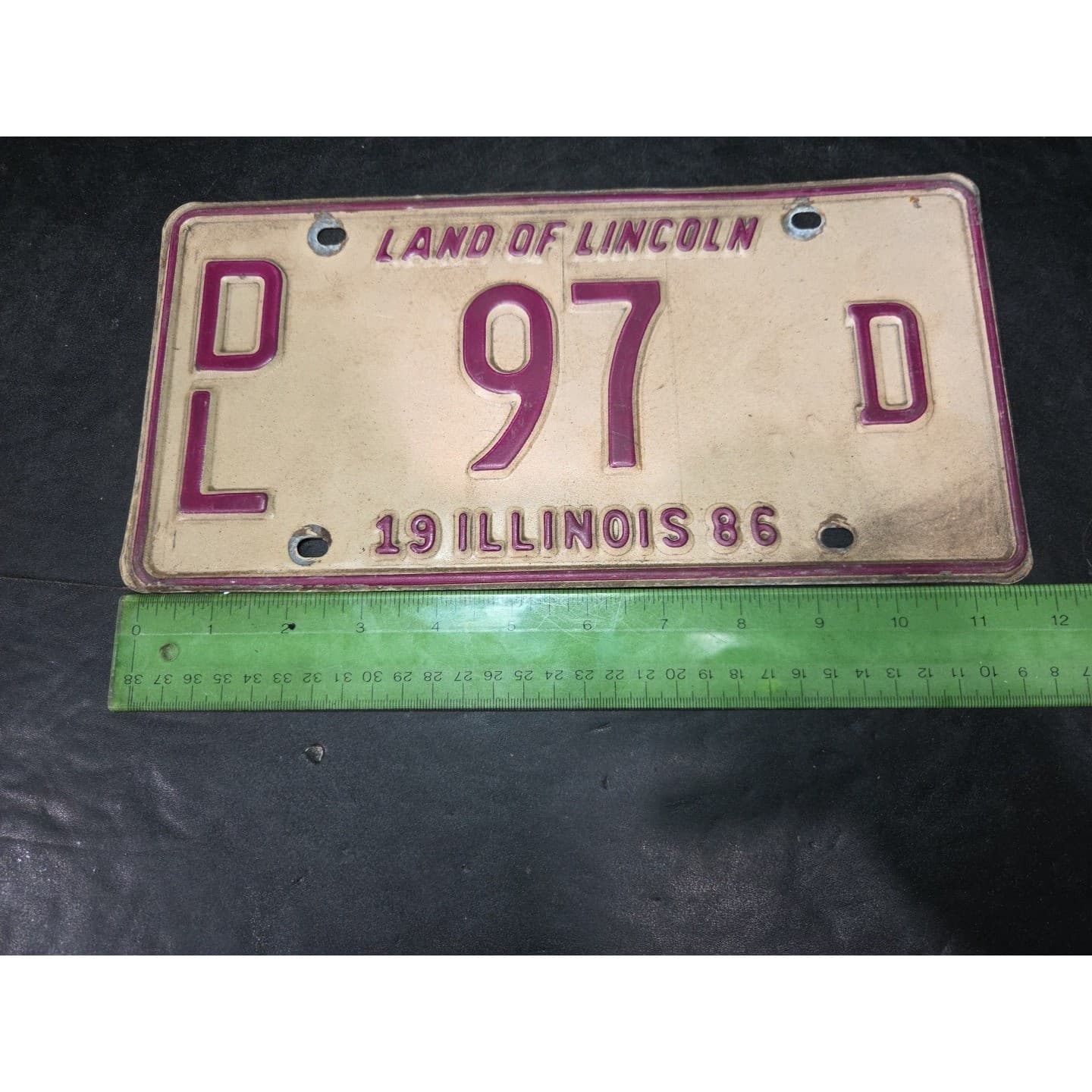 Illinois License Plate DL 97 D, Land of Lincoln, Red Cream Metal, Vintage 1986 - Thumbnail 4