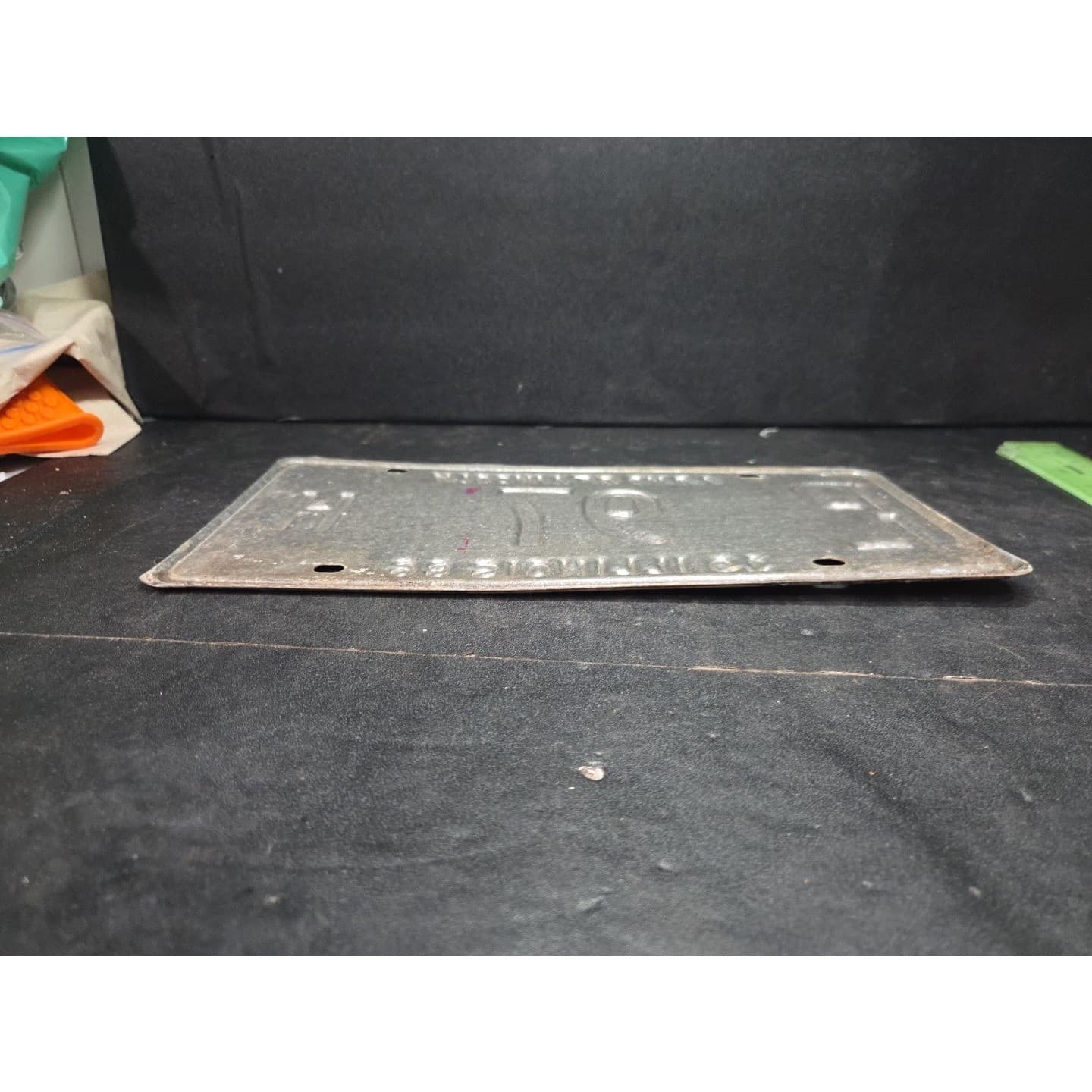 Illinois License Plate DL 97 H, Land of Lincoln, Maroon Cream Metal Vintate 1986 - Thumbnail 3
