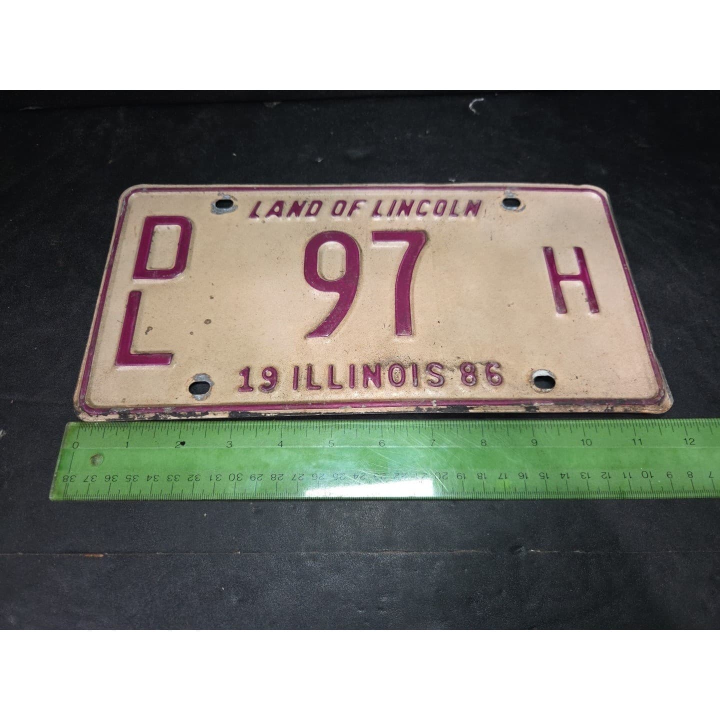 Illinois License Plate DL 97 H, Land of Lincoln, Maroon Cream Metal Vintate 1986 - Thumbnail 4