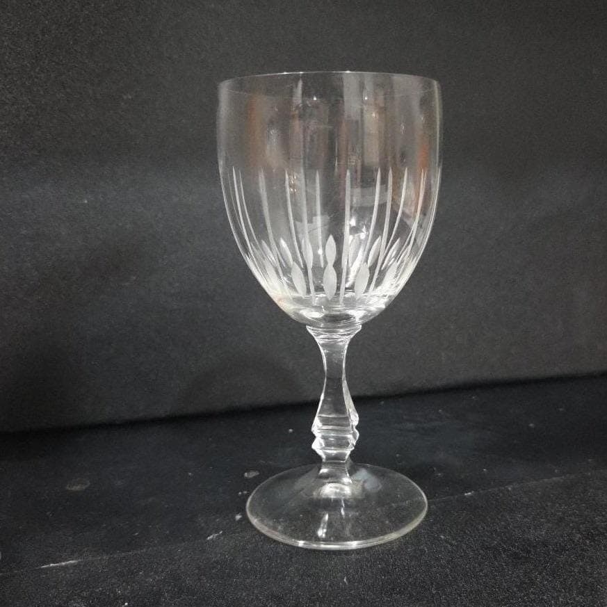 Floral Etched Wine Goblet, Vintage Leaf & Line Pattern, Clear Stemware Drinkware - Thumbnail 9