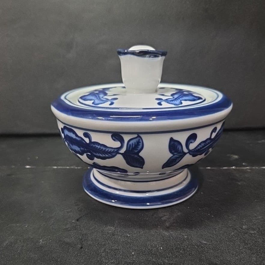 Bombay Company Blue & White Porcelain Lidded Sugar Bowl, Vintage Sweetener Jar - Thumbnail 4