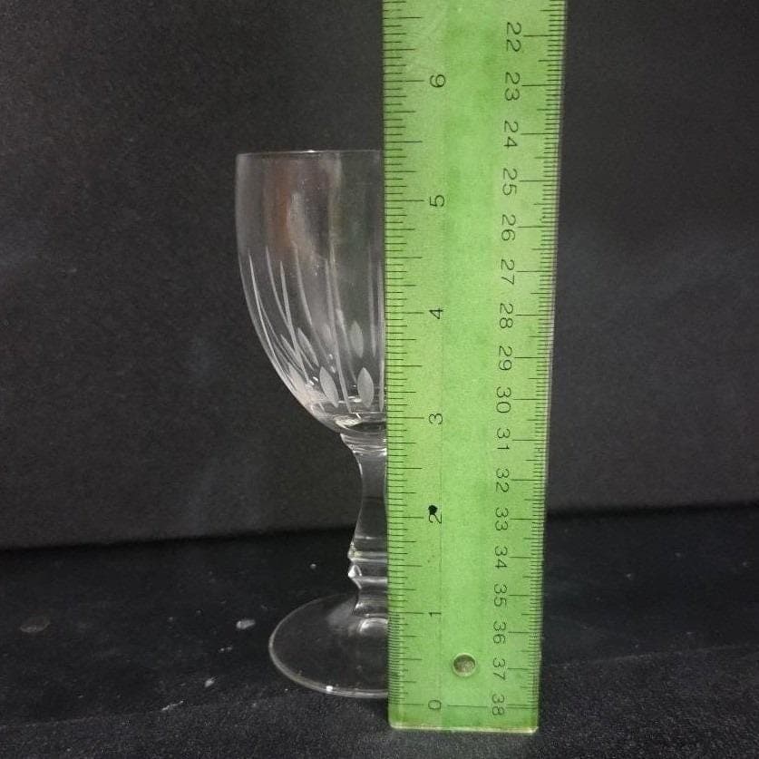 Floral Etched Wine Goblet, Vintage Leaf & Line Pattern, Clear Stemware Drinkware - Thumbnail 2