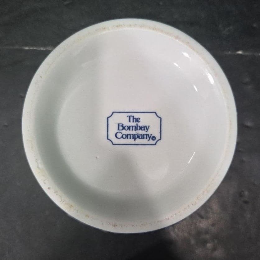 Bombay Company Blue & White Porcelain Lidded Sugar Bowl, Vintage Sweetener Jar - Thumbnail 8