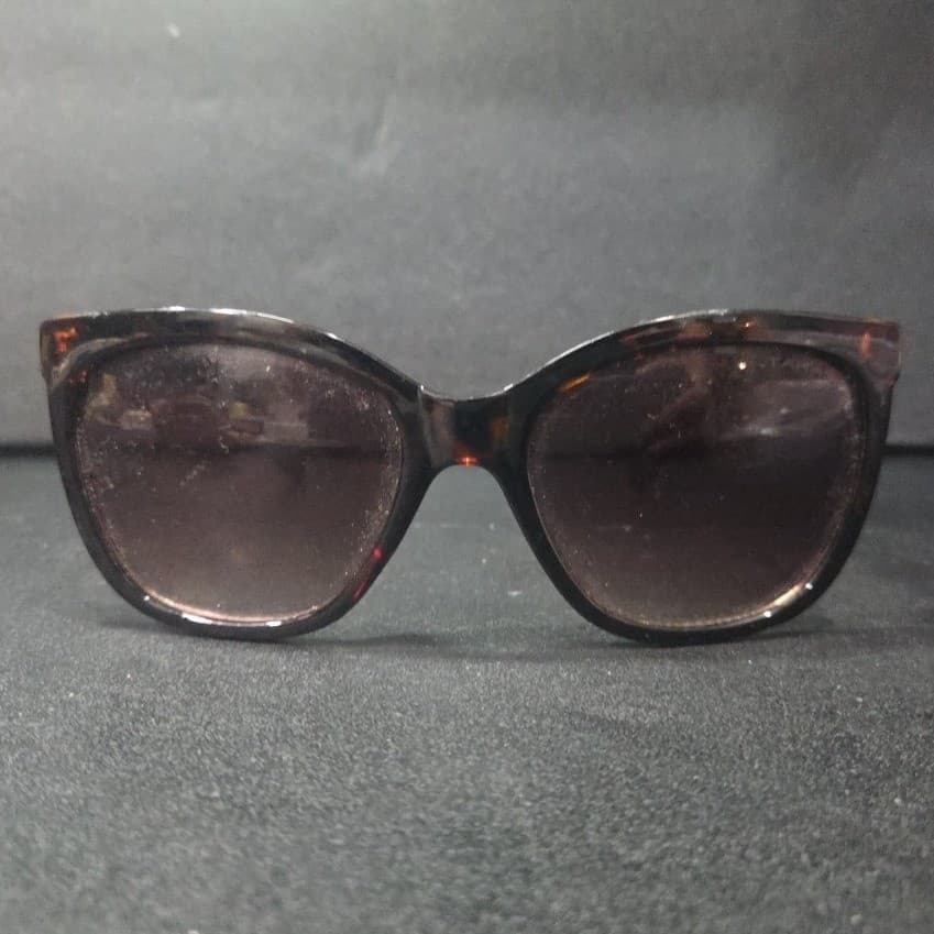 Tahari Women's Brown Tortoiseshell Cat Eye Sunglasses, Quilted Temples TH795 - Thumbnail 3