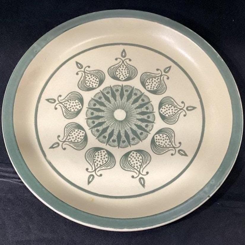 Canonsburg Pottery "Meadow Lane Green Onion" Dinner Plate, Vintage Pattern - Thumbnail 7