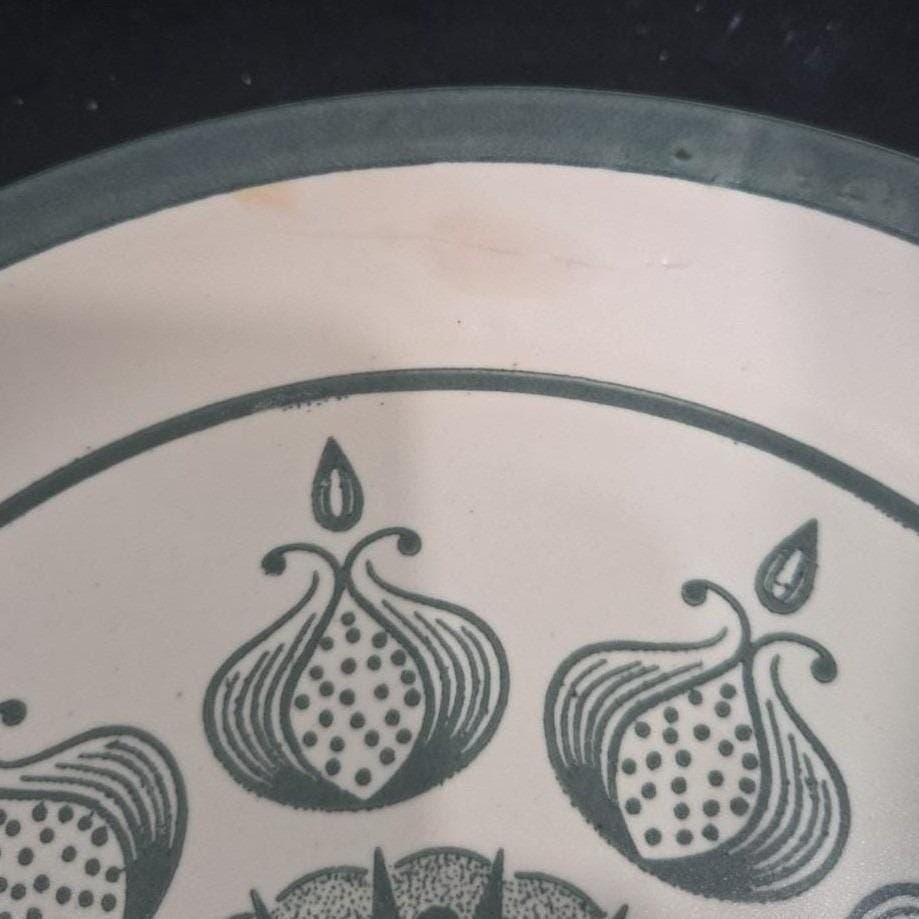 Canonsburg Pottery "Meadow Lane Green Onion" Dinner Plate, Vintage Pattern - Thumbnail 6