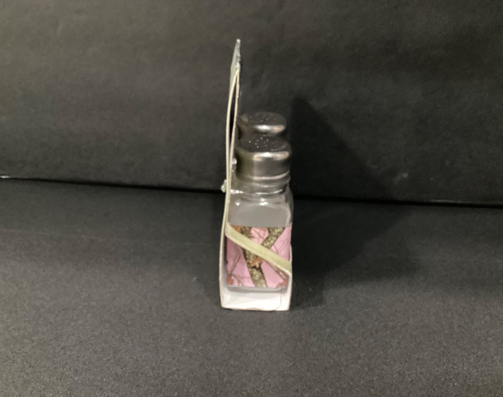 Mossy Oak Salt And Pepper Shaker Set Camouflage Theme Glass Stainless Top New - Thumbnail 6