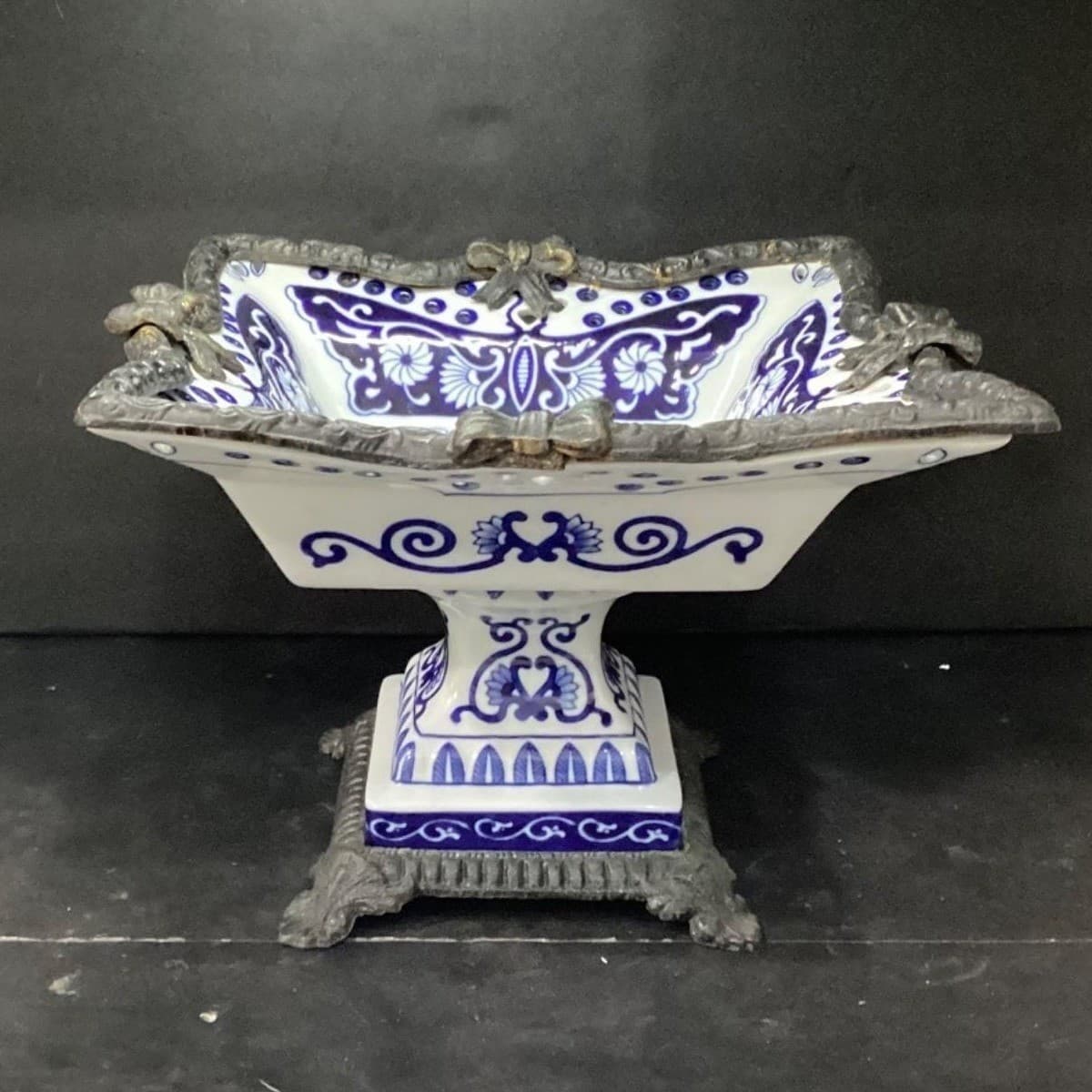 Bombay Company Blue & White Footed Bowl, Vintage Chinoiserie Ceramic, Brass Rim - Thumbnail 3