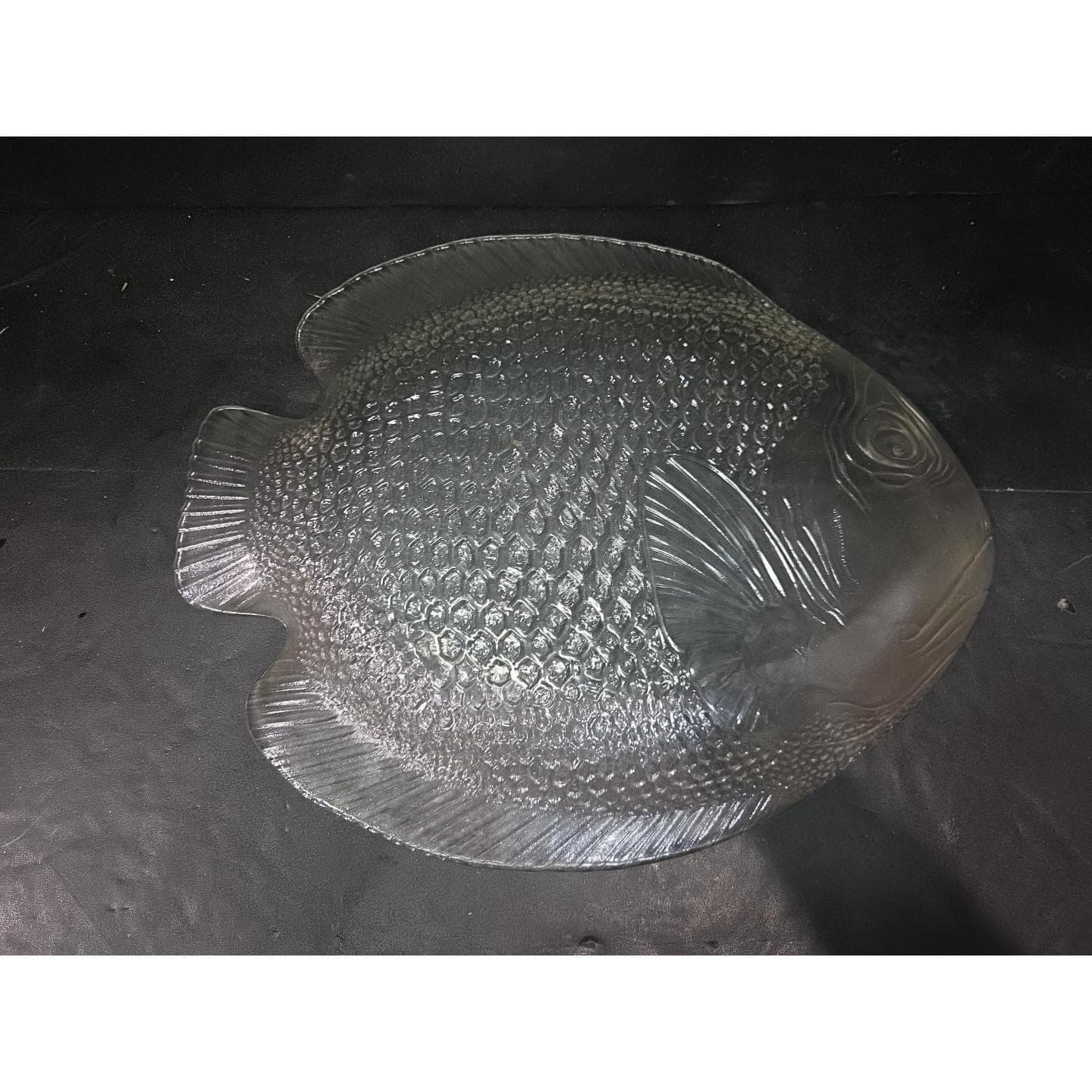 Arcoroc Fish Shaped Glass Platter, 15" Wide France Serving Dish, Entertaining - Thumbnail 2