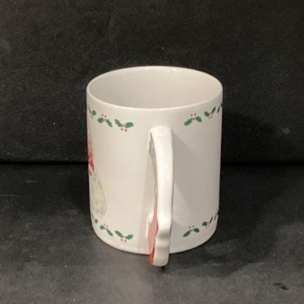 The Love Mug Christmas Santa Coffee Cup, Vintage Wreath Handled Design Drinkware - Thumbnail 5