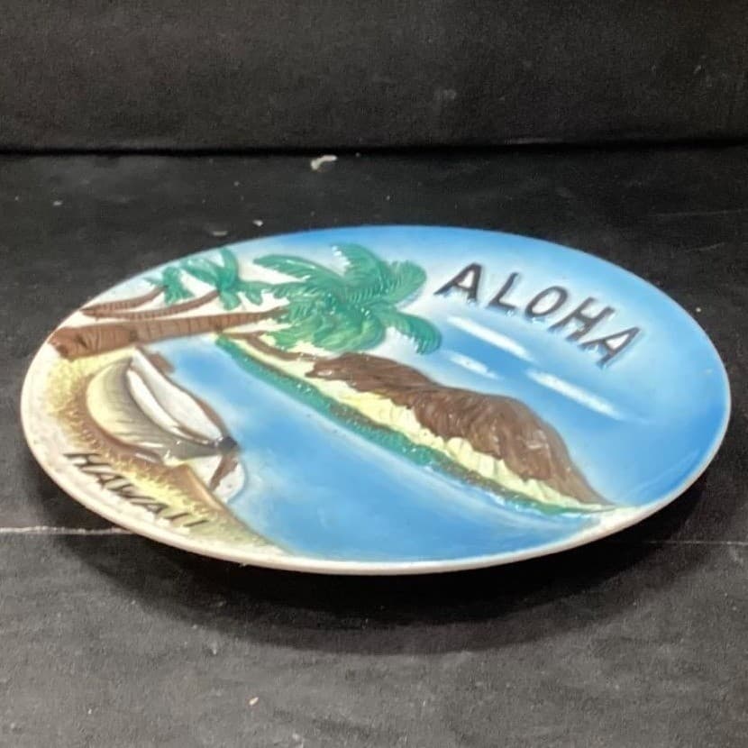 Aloha Hawaii Hand Painted Plate, Vintage 3D Embossed Design, Souvenir Keepsake - Thumbnail 9