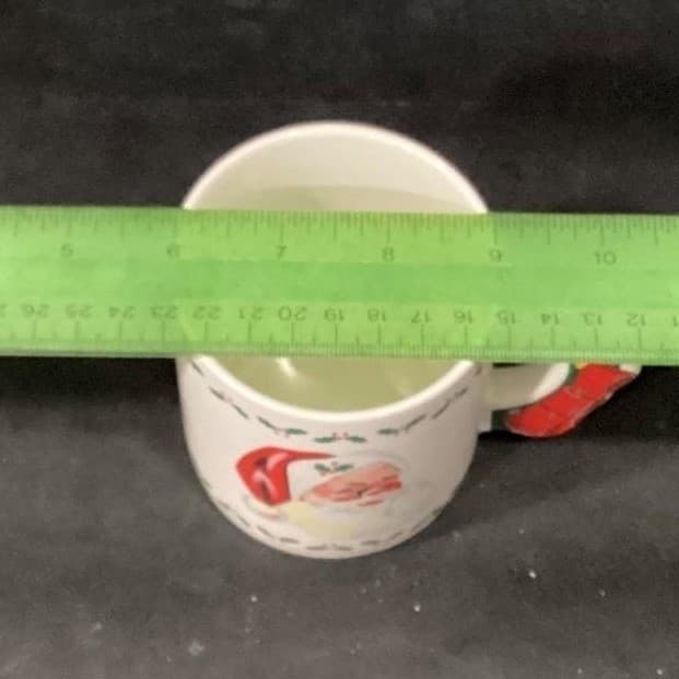 The Love Mug Christmas Santa Coffee Cup, Vintage Wreath Handled Design Drinkware - Thumbnail 7