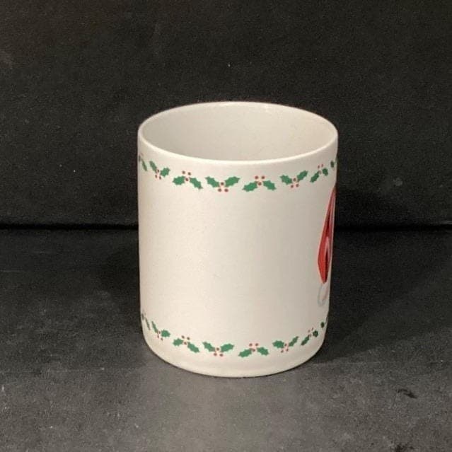 The Love Mug Christmas Santa Coffee Cup, Vintage Wreath Handled Design Drinkware - Thumbnail 3