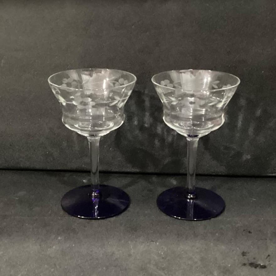 Weston Glass Style Wine Glasses, Set of 2, Vintage Cobalt Blue Etched Stemware - Thumbnail 9