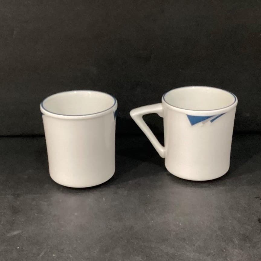 Homer Laughlin Milford Coffee Cups, Set of 2, Vintage Triangle Handle Mugs - Thumbnail 5